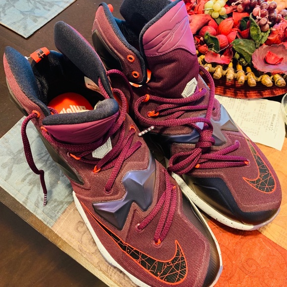 Lebron 13 - Picture 2 of 8